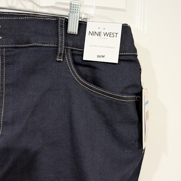 NWT Nine West Dark Wash High Rise Cuffed Bermuda Shorts in Size 20W - Picture 3 of 11